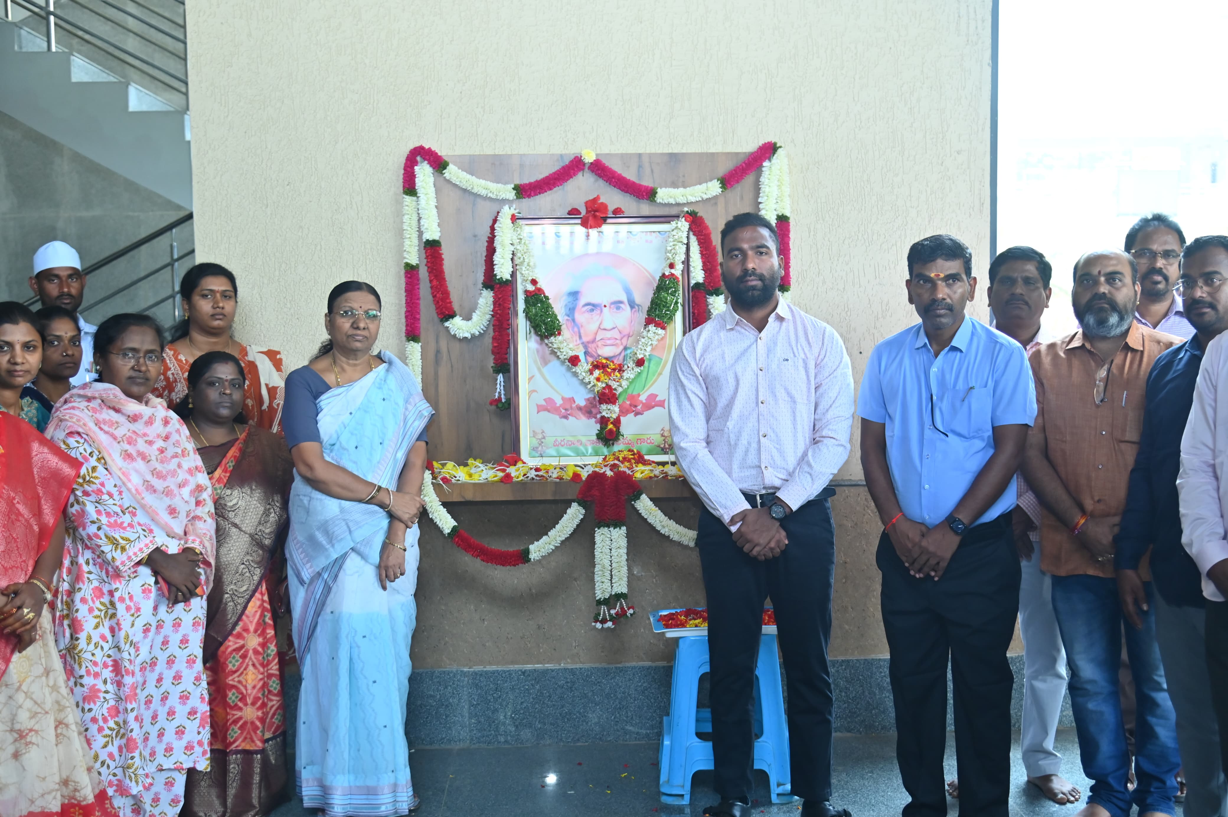 పోరాట యోధురాలు చాకలి ఐలమ్మకు ఘన నివాళులు - జిల్లా కలెక్టర్ బి. సత్యప్రసాద్