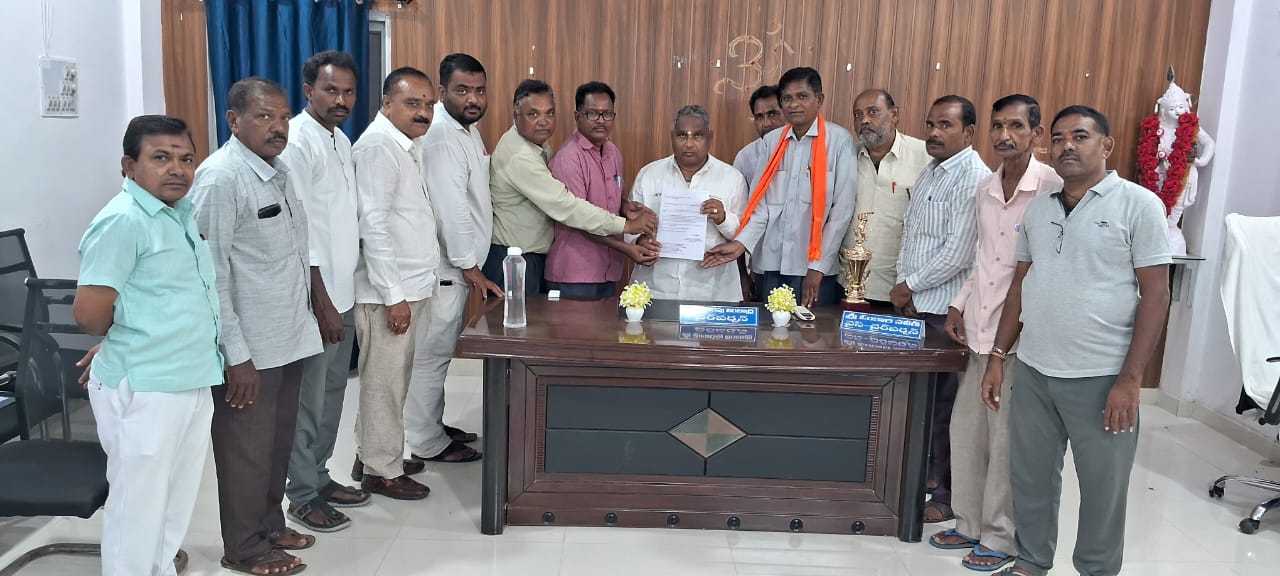 మెట్ పల్లిలో ప్రతి ఎక్స్‌ప్రెస్ రైలుకు హాల్ట్ ఇవ్వాలి